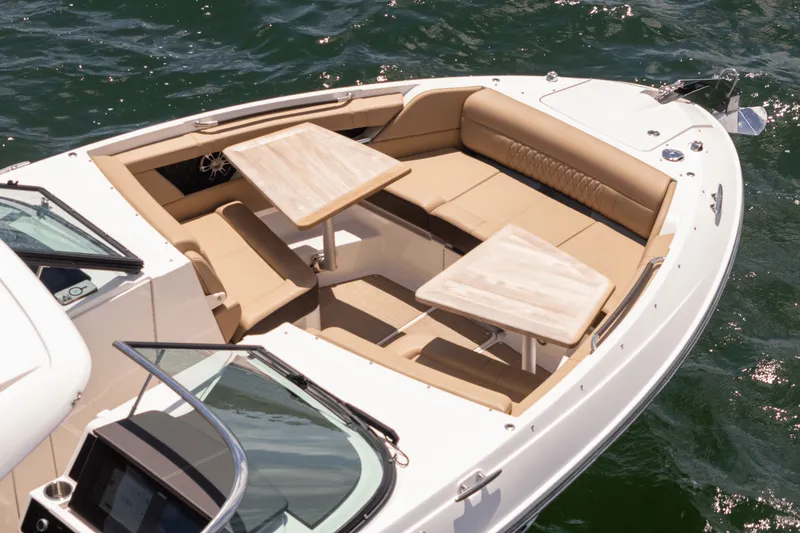 Slide: The Image of Sea Ray 350 SLX 2024 - 9