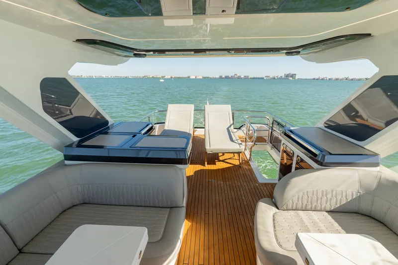 Slide: The Image of Galeon 560 FLY 2024 - 21