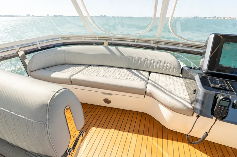 Slide: The Image of Galeon 560 FLY 2024 - 27