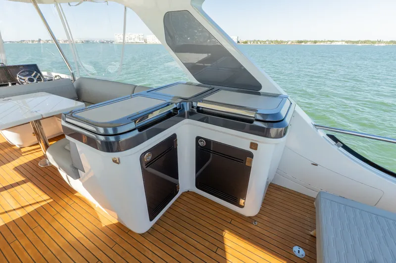 Slide: The Image of Galeon 560 FLY 2024 - 29