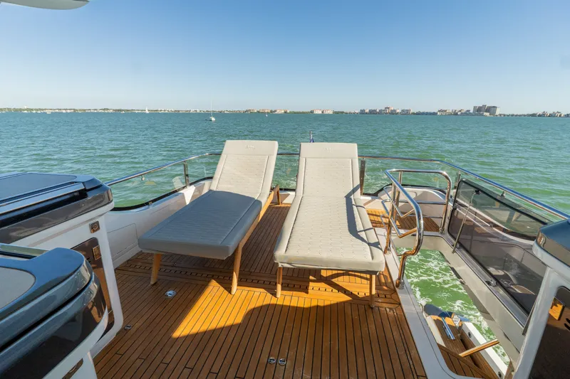 Slide: The Image of Galeon 560 FLY 2024 - 30