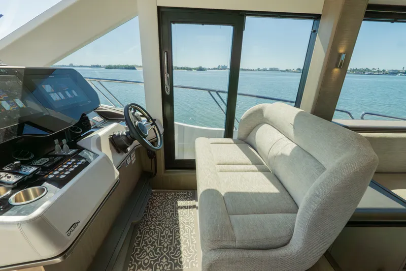 Slide: The Image of Galeon 560 FLY 2024 - 39