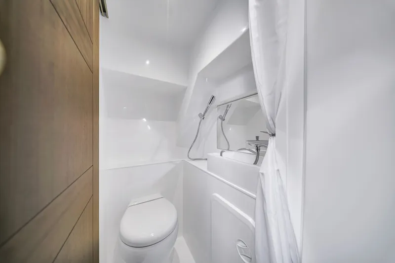 Slide: The Image of Galeon 560 FLY 2024 - 59