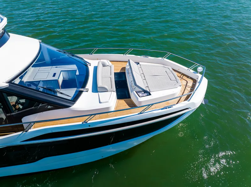 Slide: The Image of Galeon 560 FLY 2024 - 6
