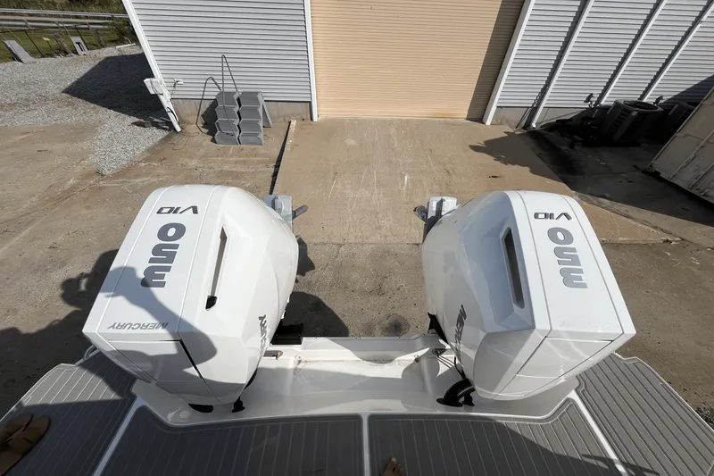 Slide: The Image of Sea Ray Sundancer 320 Outboard 2026 - 2