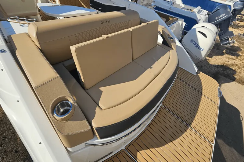 Slide: The Image of Sea Ray 310 SLX 2019 - 11