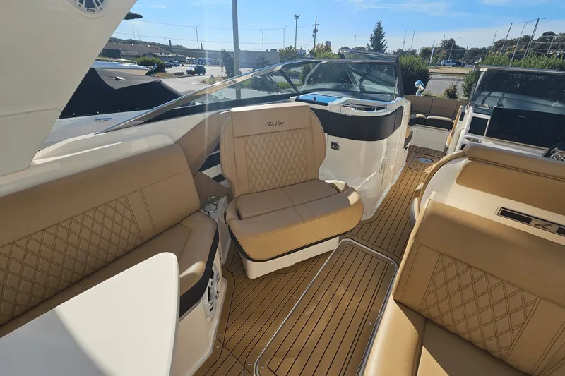 Slide: The Image of Sea Ray 310 SLX 2019 - 21