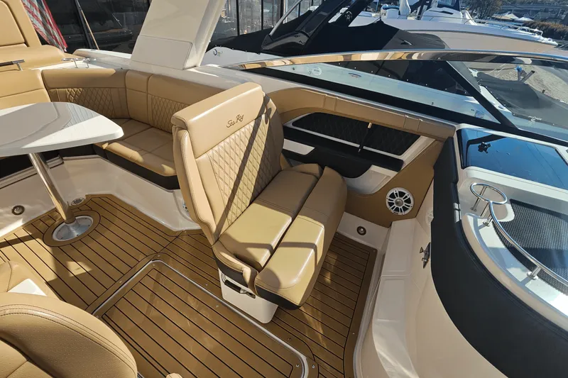 Slide: The Image of Sea Ray 310 SLX 2019 - 22