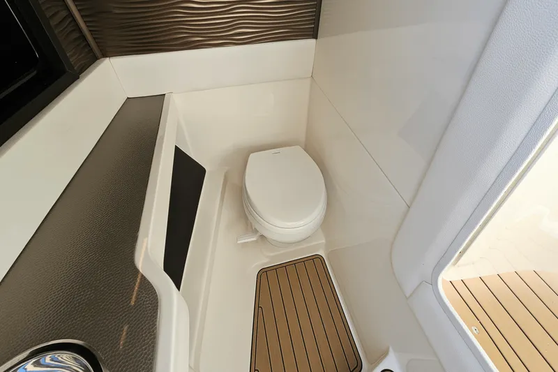 Slide: The Image of Sea Ray 310 SLX 2019 - 25