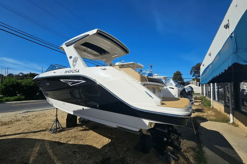 Slide: The Image of Sea Ray 310 SLX 2019 - 3