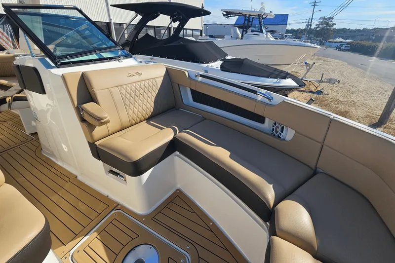 Slide: The Image of Sea Ray 310 SLX 2019 - 34