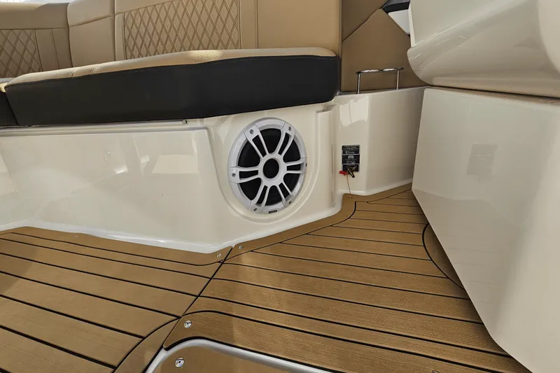 Slide: The Image of Sea Ray 310 SLX 2019 - 37