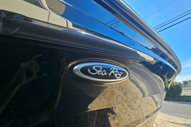 Slide: The Image of Sea Ray 310 SLX 2019 - 4