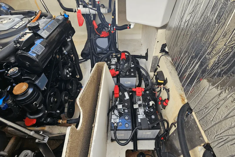 Slide: The Image of Sea Ray 310 SLX 2019 - 9