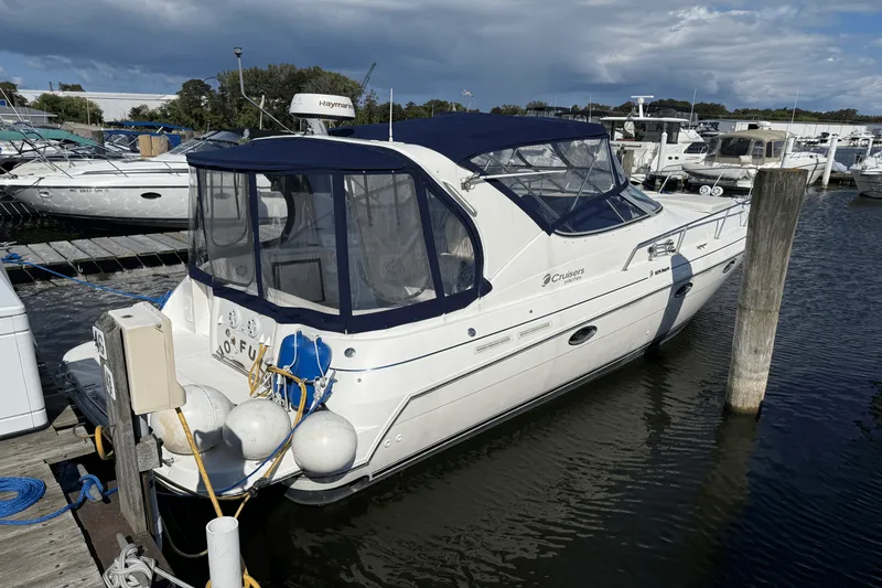 Slide: The Image of Cruisers Yachts 3375 ESPRIT 1999 - 0