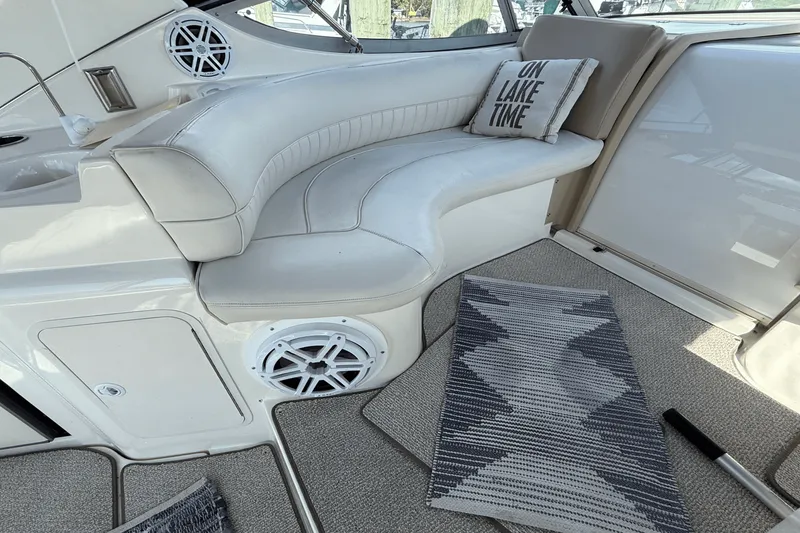 Slide: The Image of Cruisers Yachts 3375 ESPRIT 1999 - 11