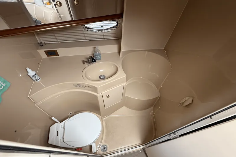 Slide: The Image of Cruisers Yachts 3375 ESPRIT 1999 - 23