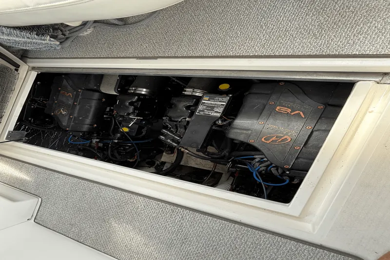 Slide: The Image of Cruisers Yachts 3375 ESPRIT 1999 - 26