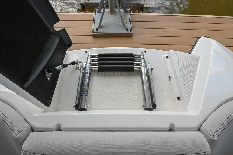 Slide: The Image of MasterCraft X23 2018 - 23