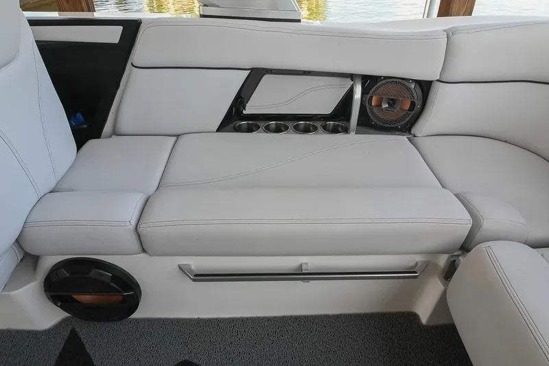 Slide: The Image of MasterCraft X23 2018 - 7