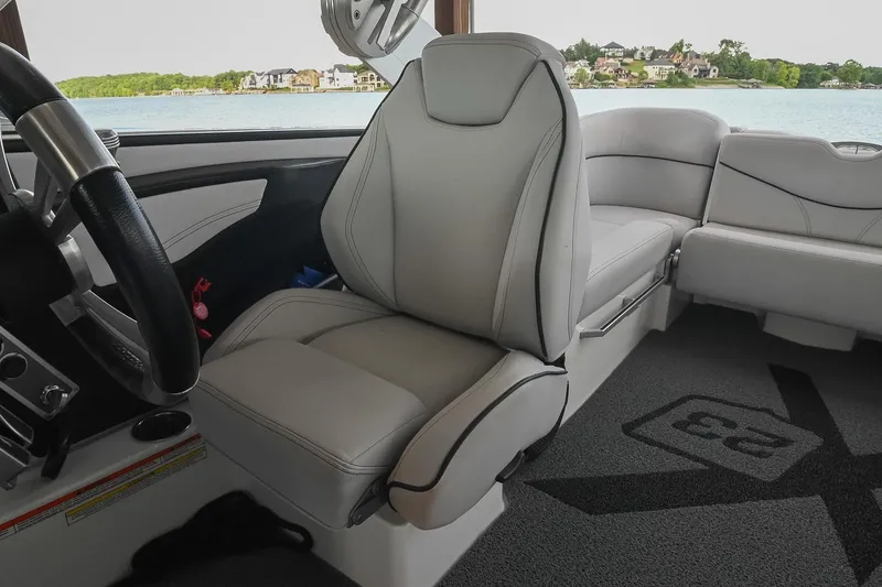 Slide: The Image of MasterCraft X23 2018 - 18