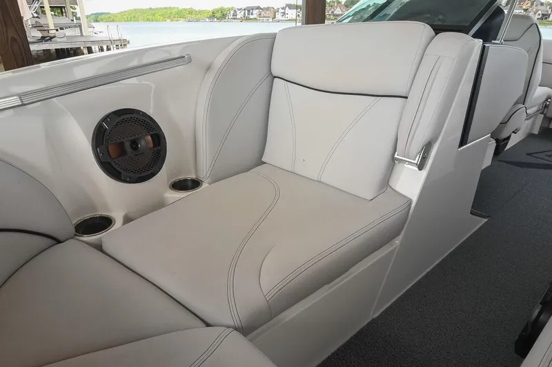 Slide: The Image of MasterCraft X23 2018 - 12