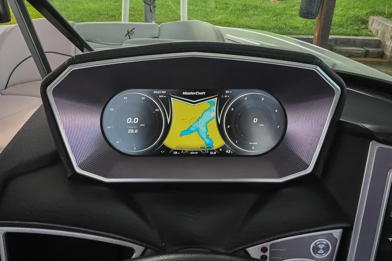Slide: The Image of MasterCraft X23 2018 - 16