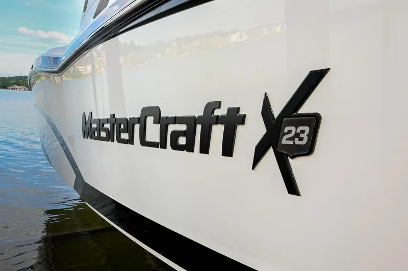 Slide: The Image of MasterCraft X23 2018 - 1