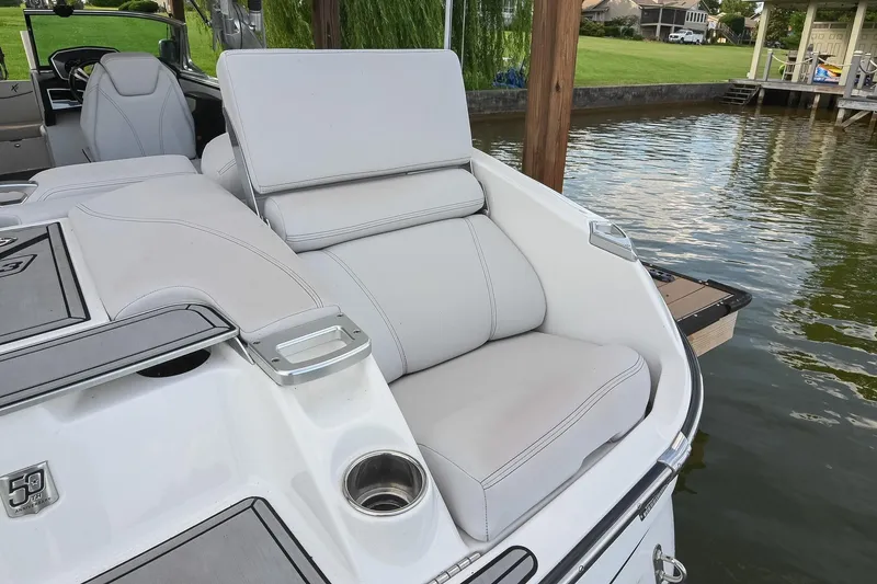 Slide: The Image of MasterCraft X23 2018 - 25