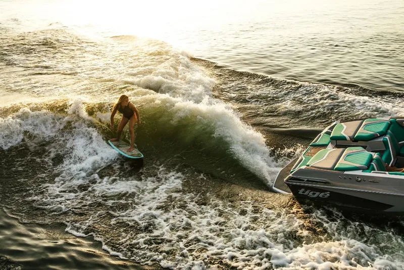 Slide: The Image of Tigé 24RZX 2023 - 55