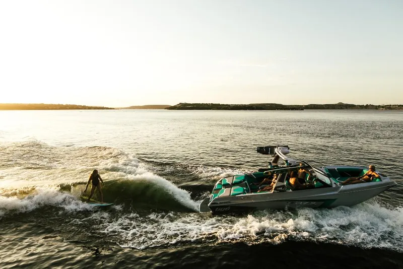 Slide: The Image of Tigé 24RZX 2023 - 60