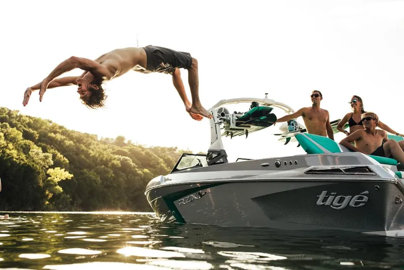 Slide: The Image of Tigé 24RZX 2023 - 64