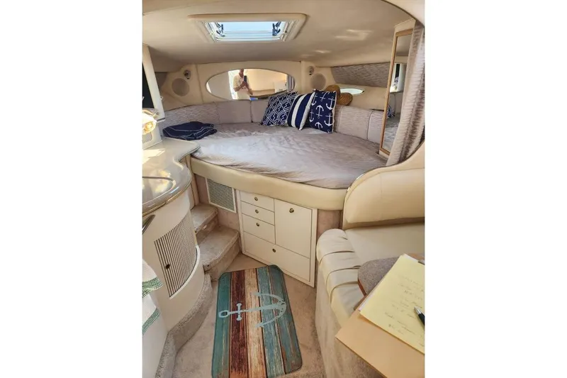 Slide: The Image of Sea Ray Sundancer 310 2000 - 11