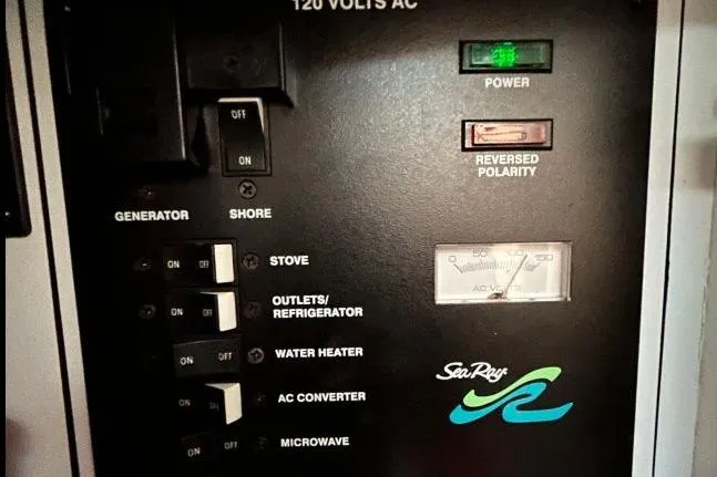 Slide: The Image of Sea Ray Sundancer 310 2000 - 13