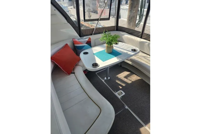 Slide: The Image of Sea Ray Sundancer 310 2000 - 6