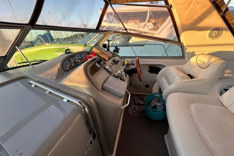Slide: The Image of Sea Ray Sundancer 310 2000 - 4