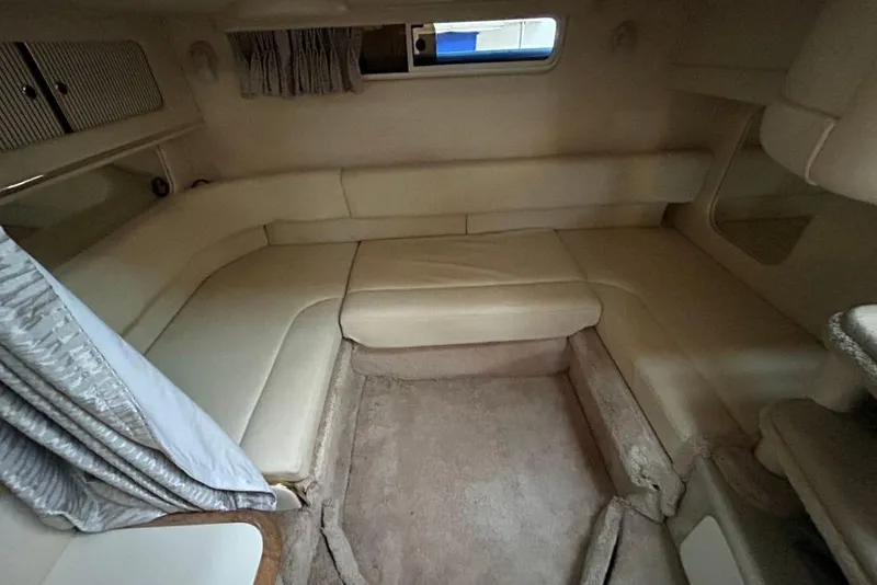 Slide: The Image of Sea Ray Sundancer 310 2000 - 7