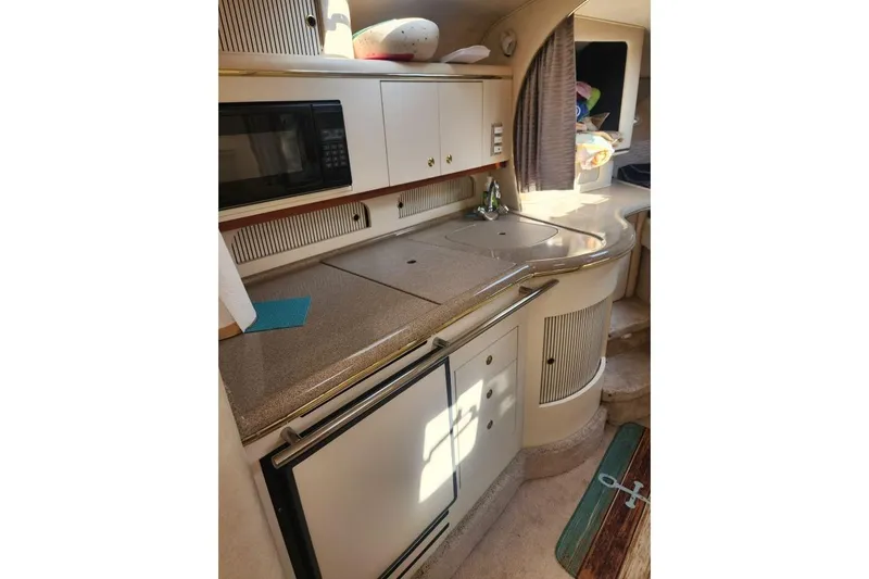 Slide: The Image of Sea Ray Sundancer 310 2000 - 10