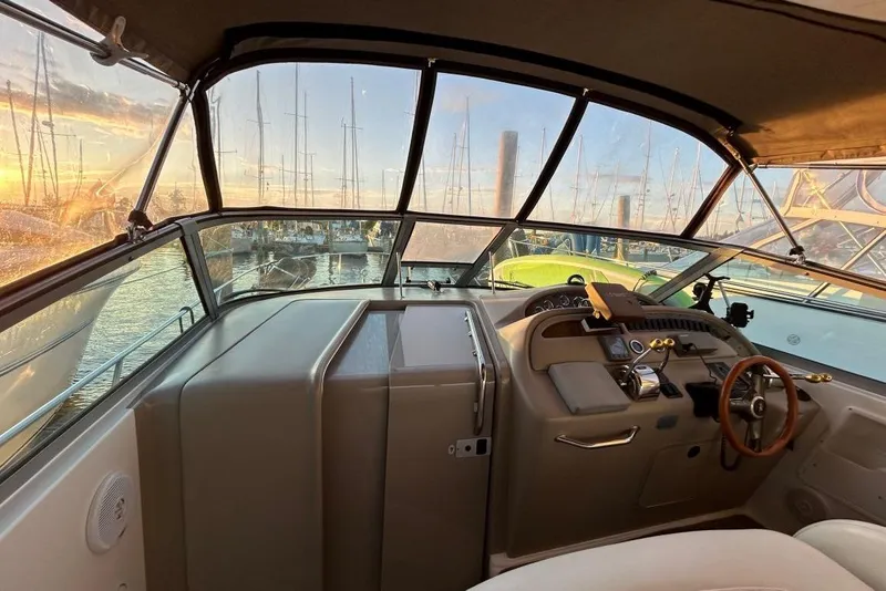 Slide: The Image of Sea Ray Sundancer 310 2000 - 3