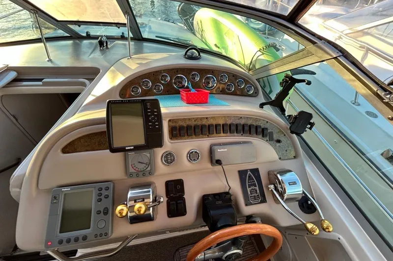 Slide: The Image of Sea Ray Sundancer 310 2000 - 5