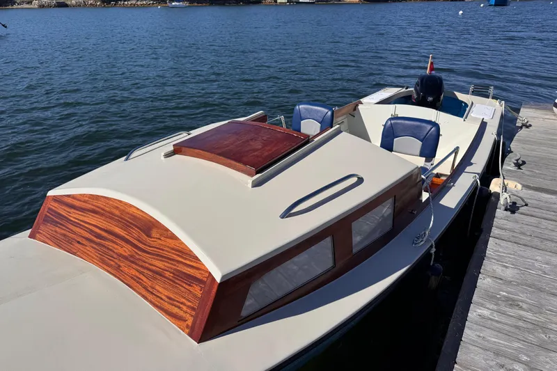 Slide: The Image of Custom Ninigret 22 OB Skiff 2025 - 25