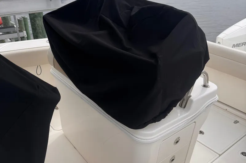 Slide: The Image of Boston Whaler 250 Outrage 2019 - 23