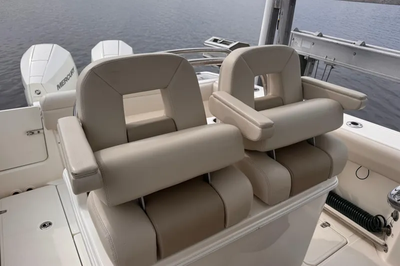 Slide: The Image of Boston Whaler 250 Outrage 2019 - 25