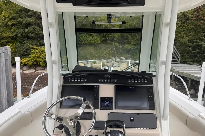 Slide: The Image of Boston Whaler 250 Outrage 2019 - 26