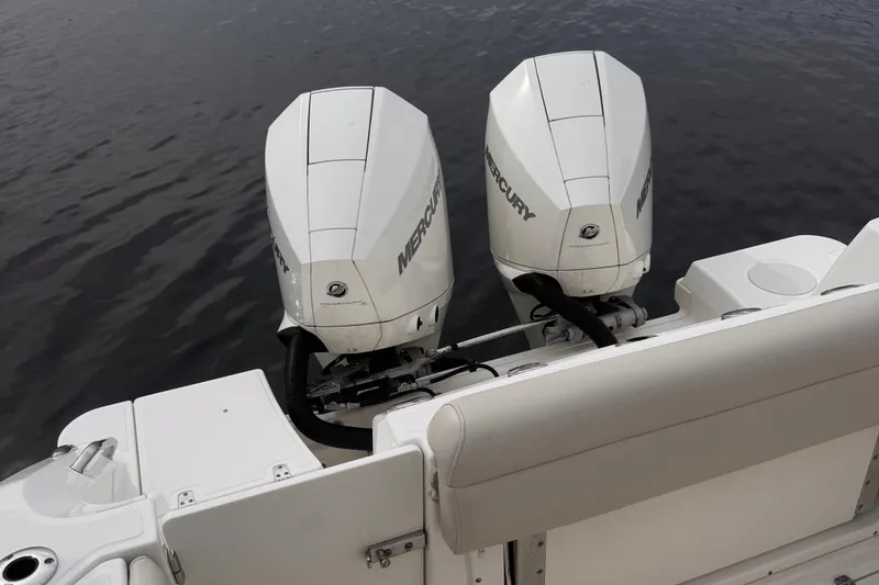 Slide: The Image of Boston Whaler 250 Outrage 2019 - 36