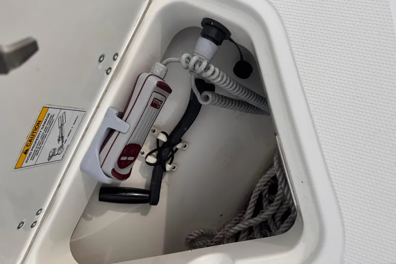 Slide: The Image of Boston Whaler 250 Outrage 2019 - 44