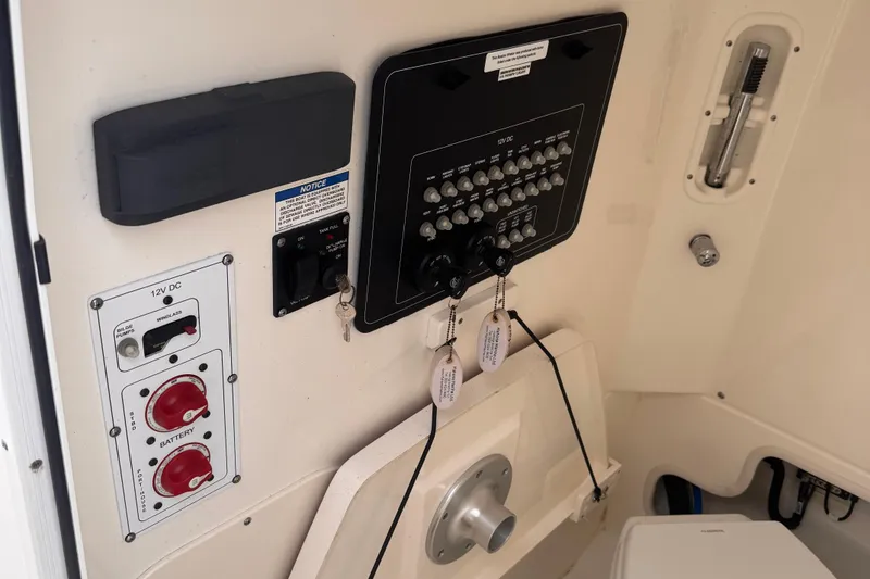 Slide: The Image of Boston Whaler 250 Outrage 2019 - 46