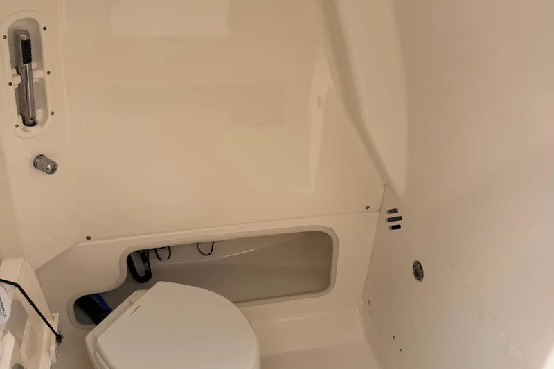 Slide: The Image of Boston Whaler 250 Outrage 2019 - 47