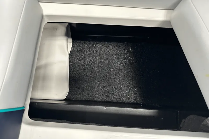 Slide: The Image of Malibu 21 VLX 2021 - 34