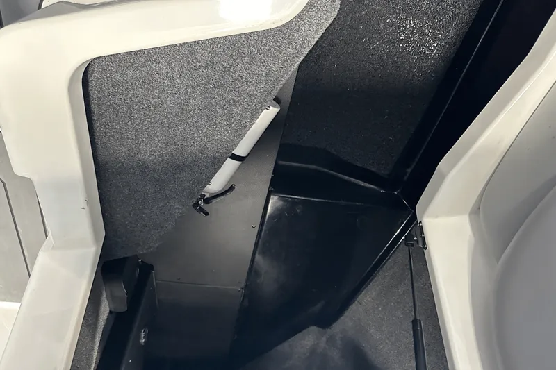 Slide: The Image of Malibu 21 VLX 2021 - 38